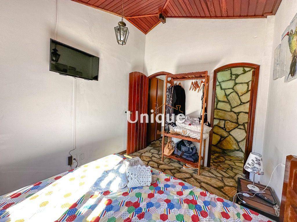 Casa à venda com 4 quartos, 360m² - Foto 13