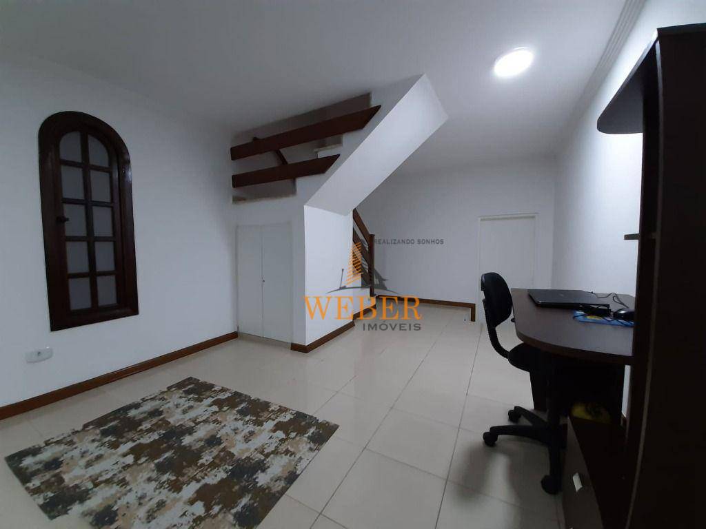 Sobrado à venda com 3 quartos, 126m² - Foto 1