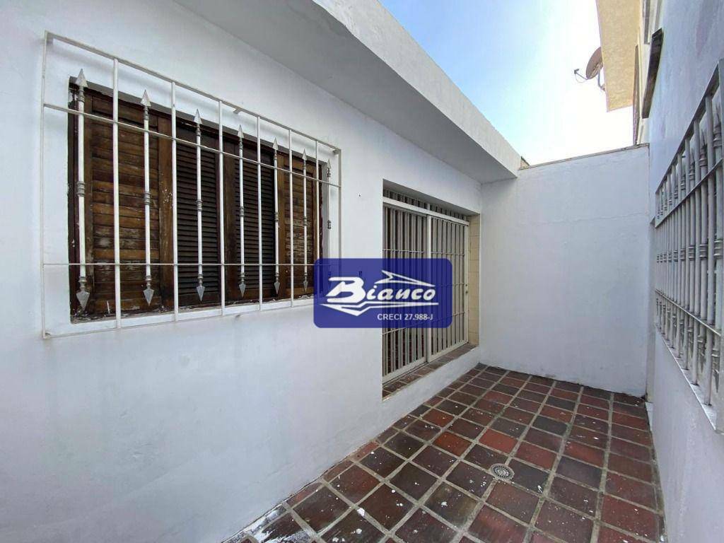 Sobrado à venda e aluguel com 3 quartos, 200m² - Foto 24