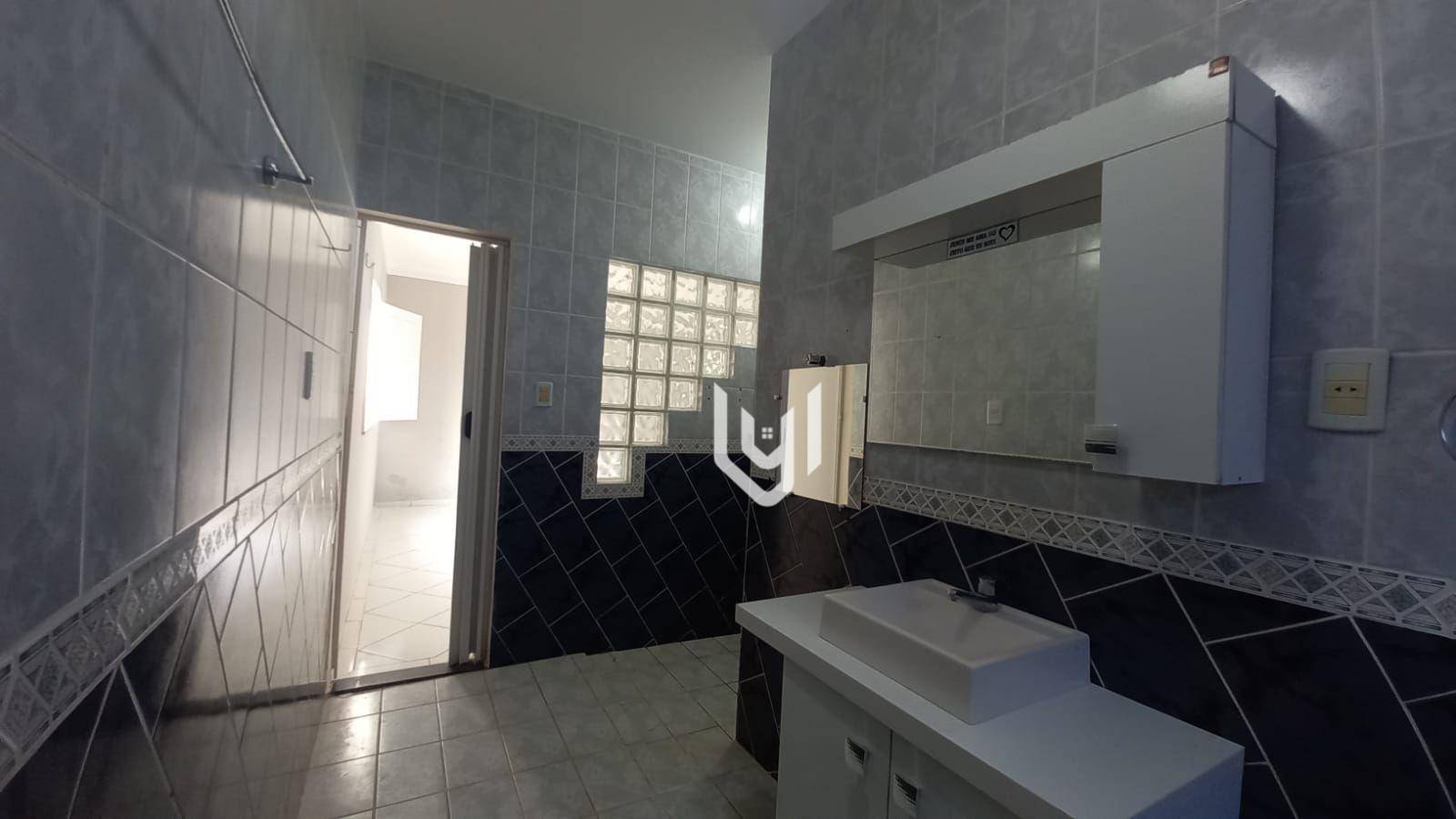 Casa para alugar com 4 quartos, 250M2 - Foto 32