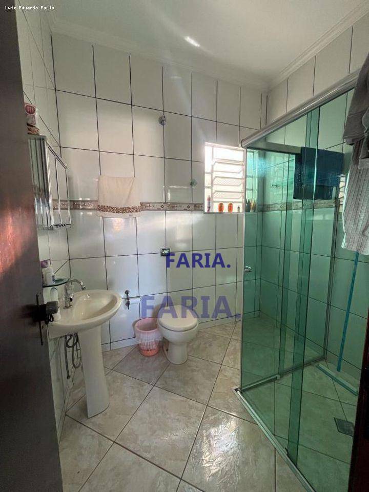 Casa à venda com 4 quartos, 230m² - Foto 8