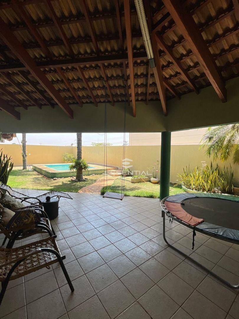 Casa de Condomínio à venda com 5 quartos, 400m² - Foto 3