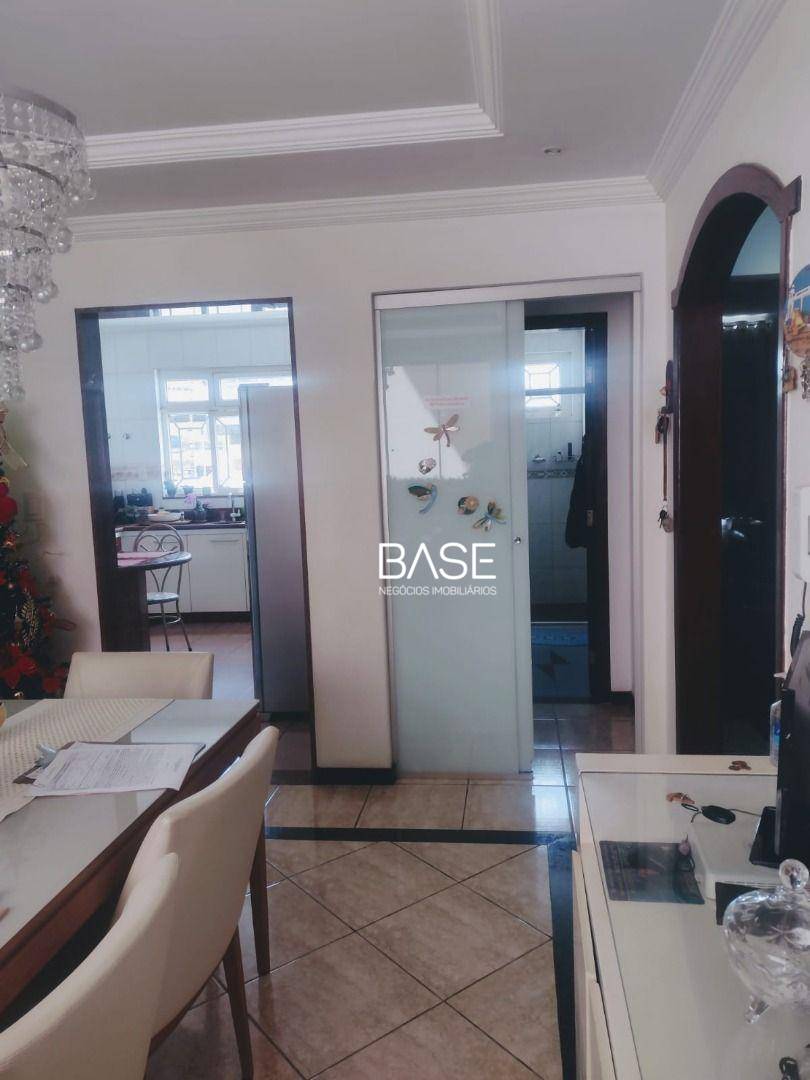 Casa, 3 quartos, 240 m² - Foto 2