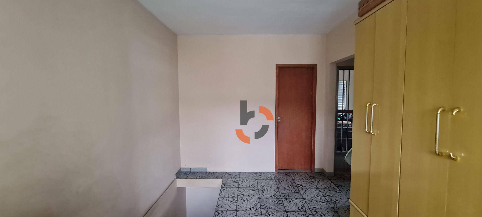 Casa à venda com 4 quartos, 351m² - Foto 15