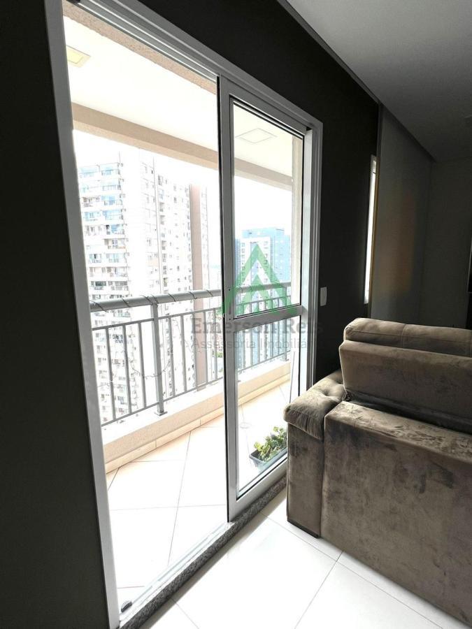 Apartamento à venda com 2 quartos, 66m² - Foto 2