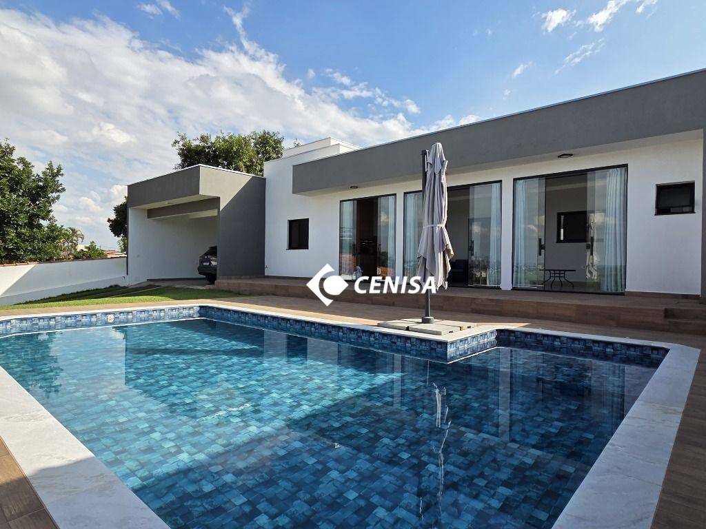 Casa de Condomínio à venda com 3 quartos, 222m² - Foto 1