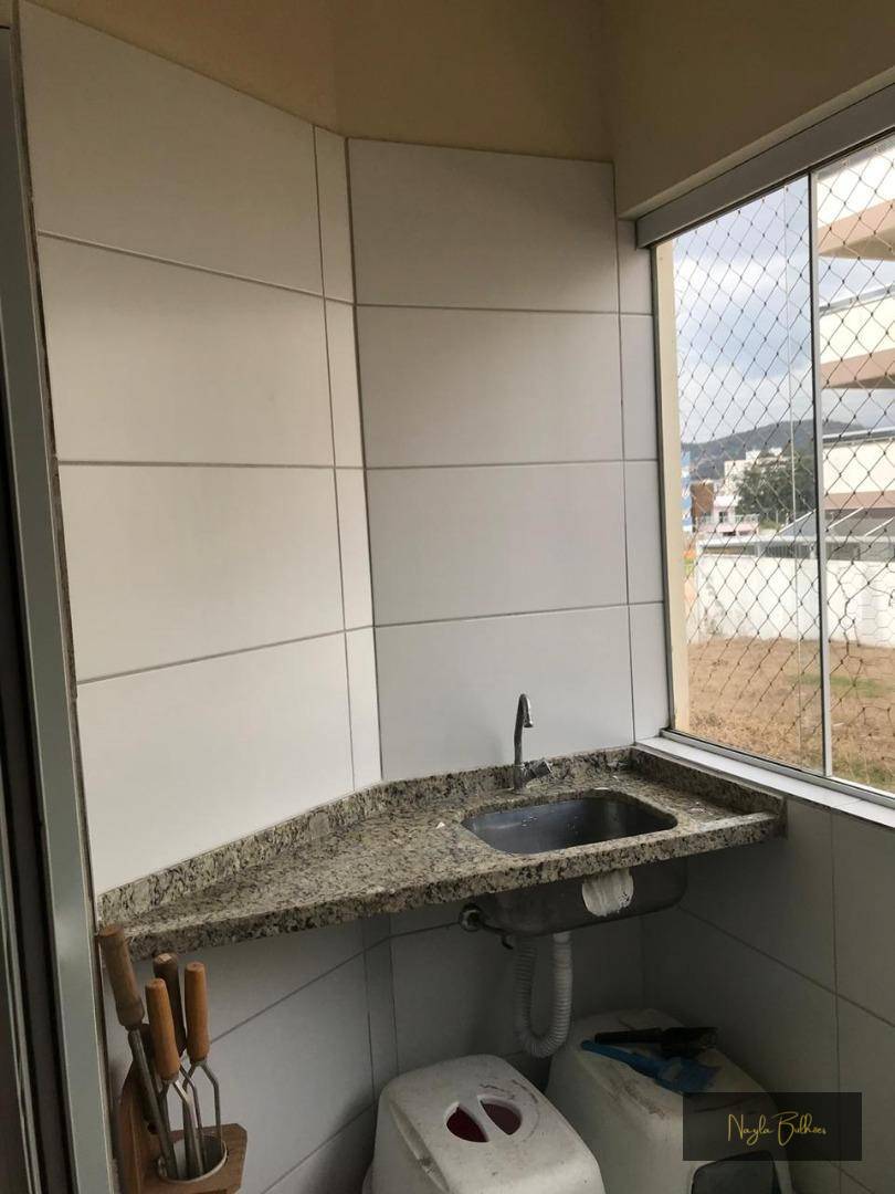 Apartamento à venda com 2 quartos, 64m² - Foto 7