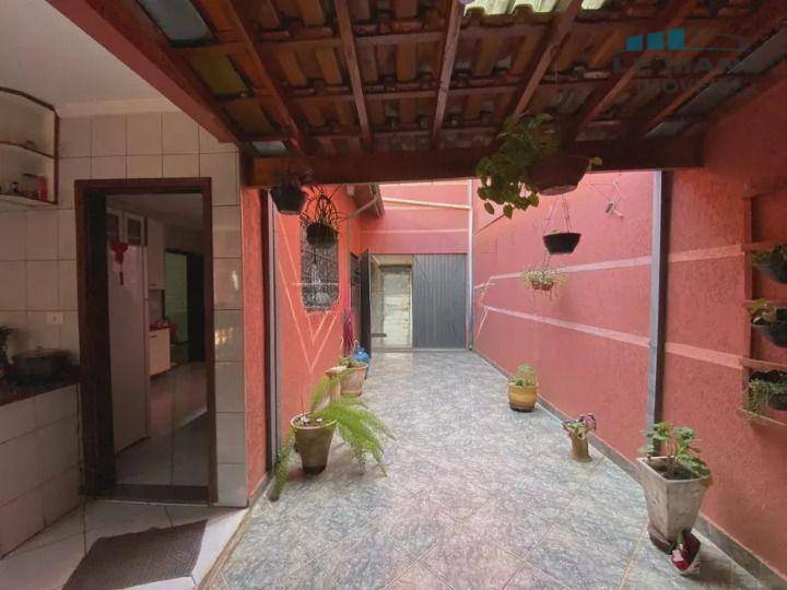 Casa para alugar com 3 quartos, 252m² - Foto 42