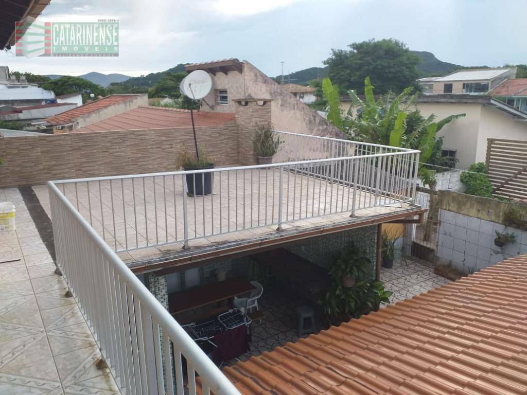 Casa à venda com 4 quartos, 220m² - Foto 8