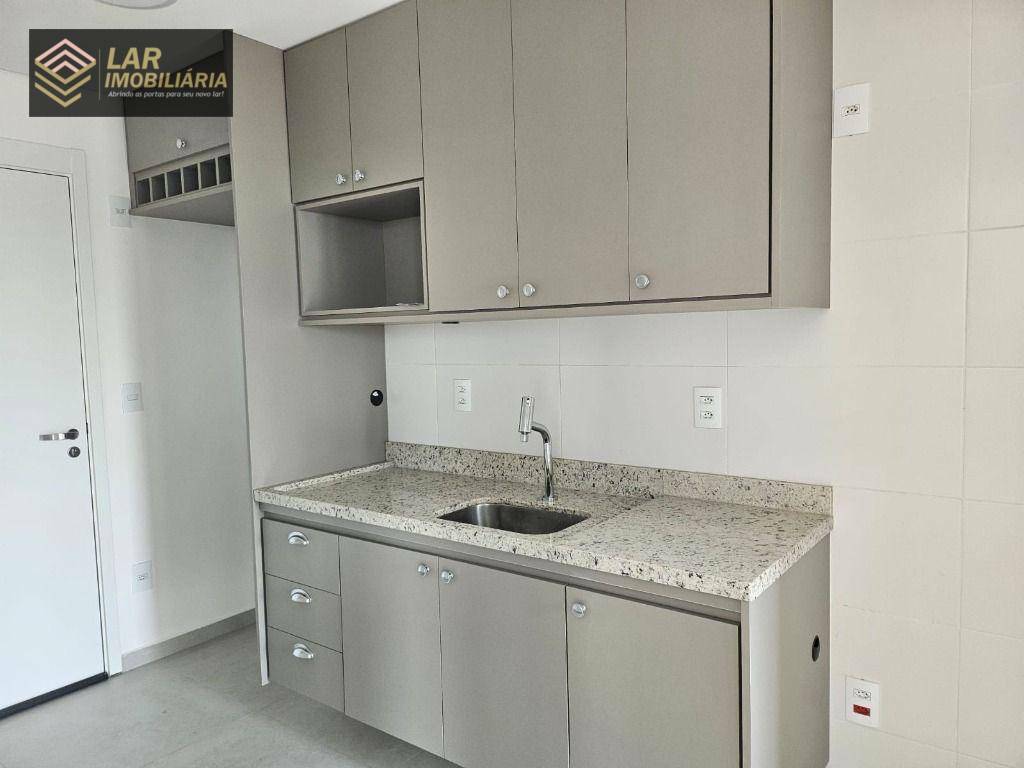 Apartamento para alugar com 3 quartos, 129m² - Foto 12