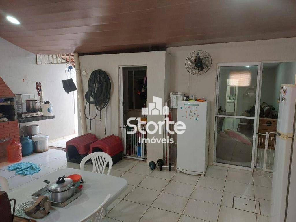 Casa de Condomínio à venda com 3 quartos, 110m² - Foto 3