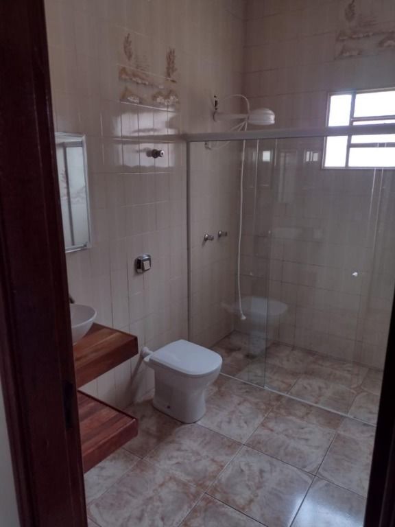 Casa à venda com 3 quartos, 225m² - Foto 4