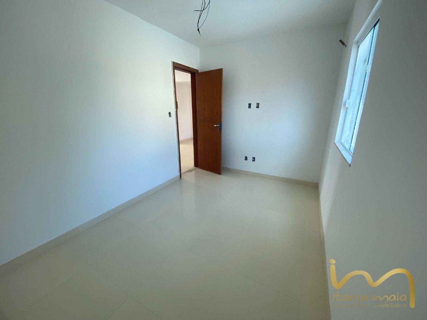 Apartamento à venda com 2 quartos, 75m² - Foto 10