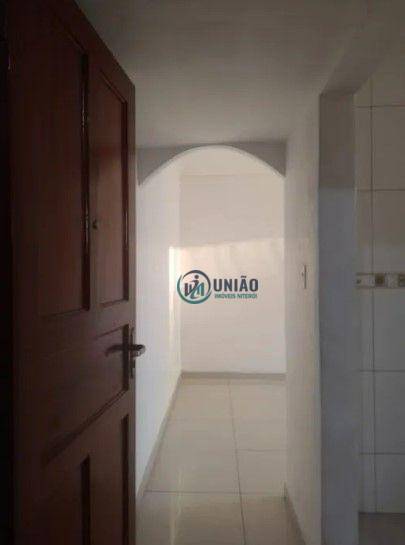 Apartamento à venda com 2 quartos, 70m² - Foto 4