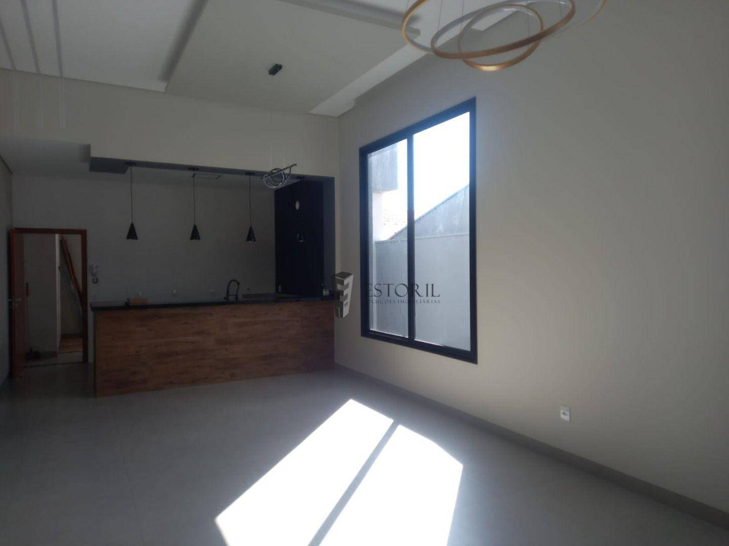 Casa à venda com 3 quartos, 300M2 - Foto 2