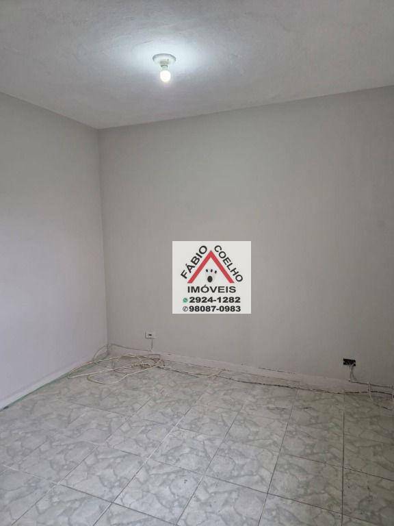 Casa à venda com 2 quartos, 100m² - Foto 11