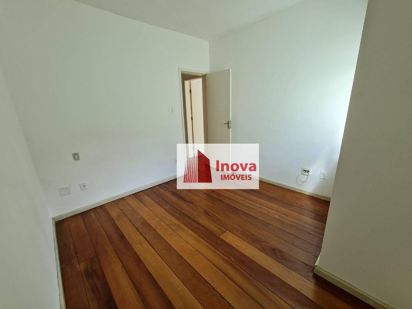 Apartamento à venda com 2 quartos, 70m² - Foto 14