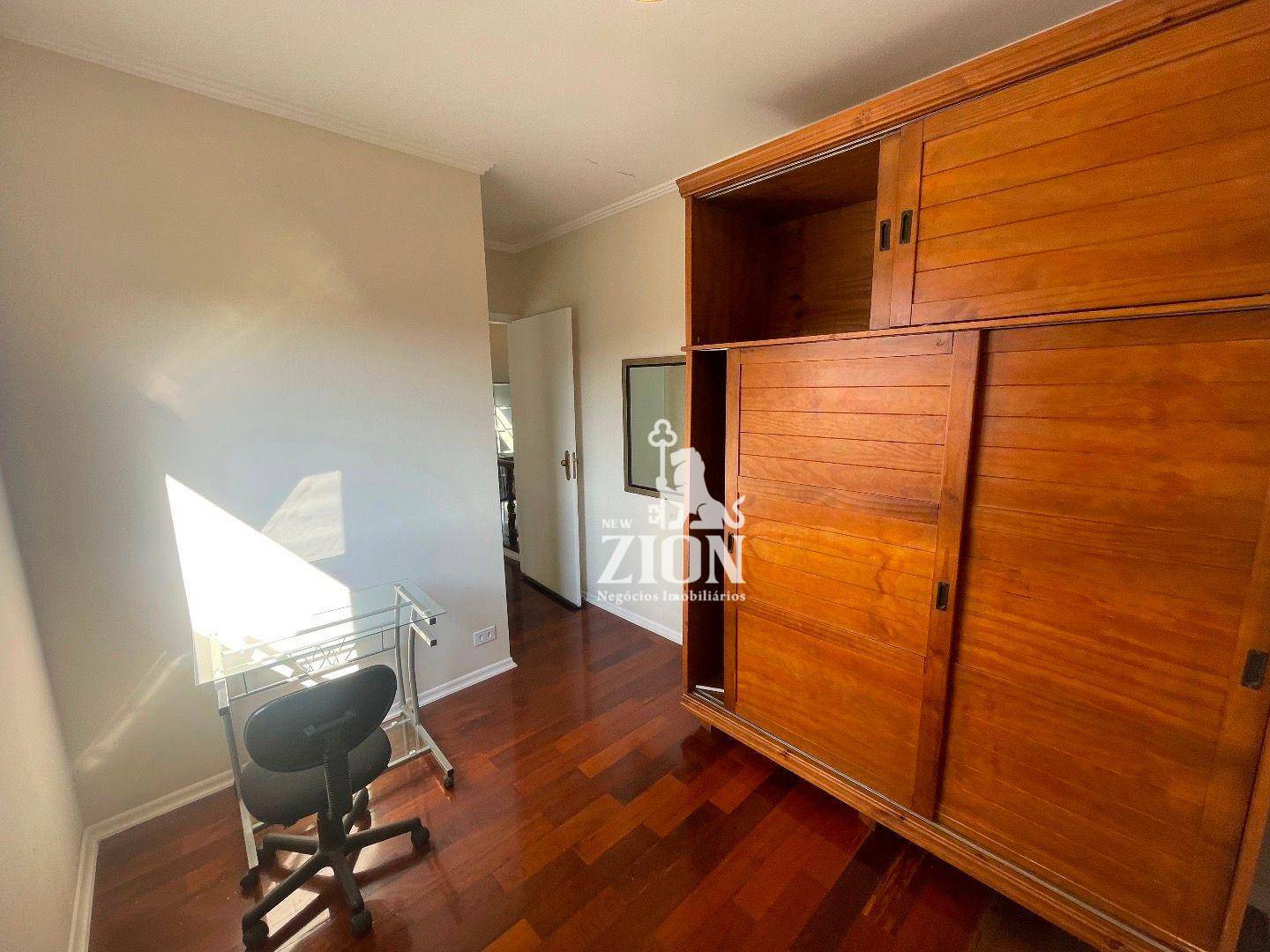 Casa à venda com 4 quartos, 290m² - Foto 18