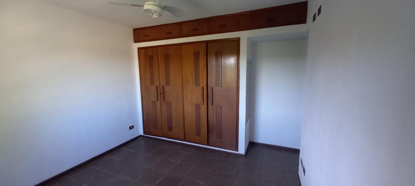 Casa de Condomínio à venda com 4 quartos, 300m² - Foto 33