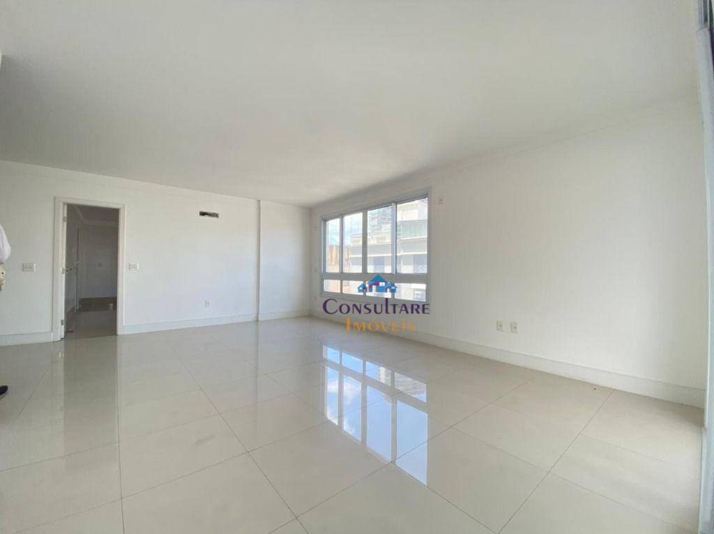 Apartamento à venda com 4 quartos, 230m² - Foto 7