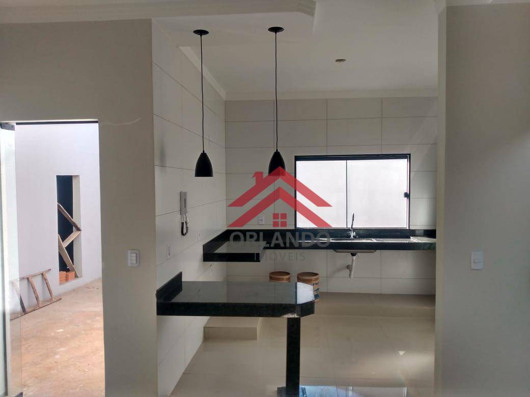 Casa à venda com 2 quartos, 56m² - Foto 1