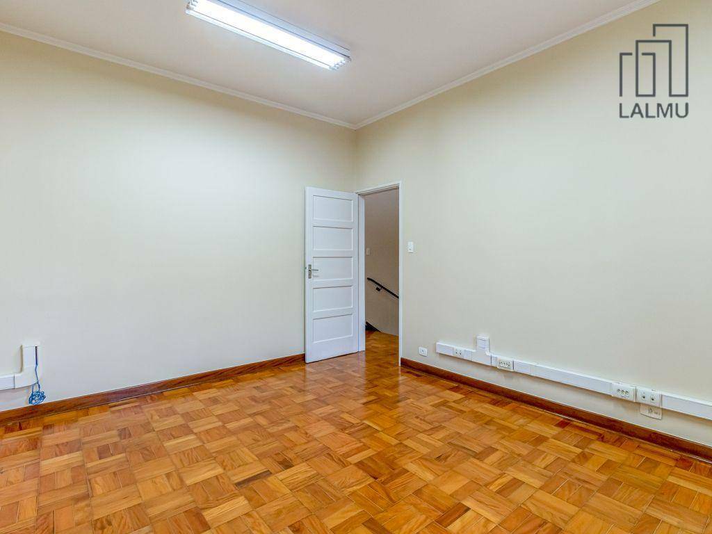 Casa para alugar com 3 quartos, 320m² - Foto 36