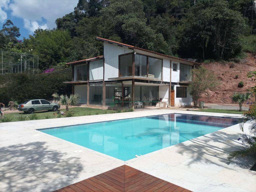 Casa de Condomínio à venda e aluguel com 3 quartos, 360m² - Foto 1