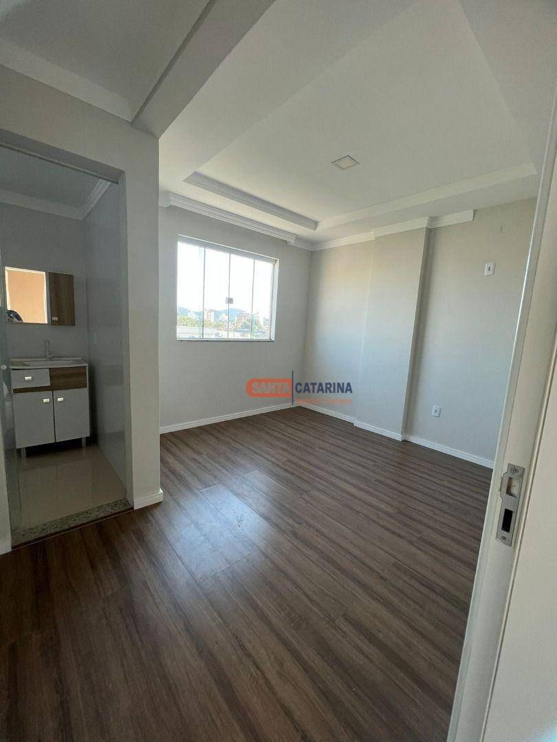 Apartamento à venda com 2 quartos, 68m² - Foto 7