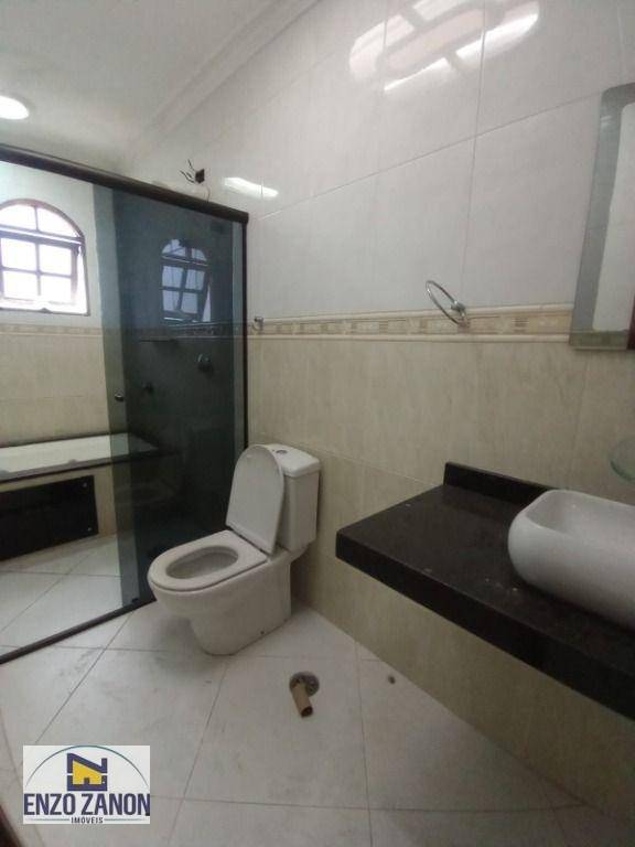 Sobrado à venda com 6 quartos, 328m² - Foto 31