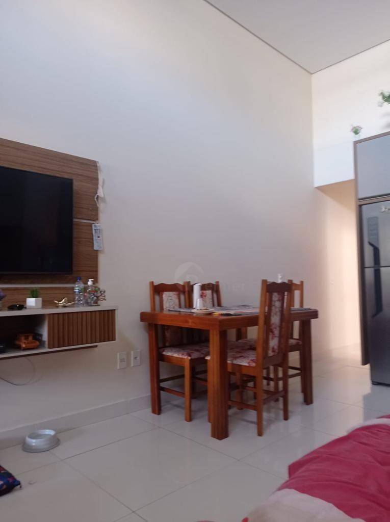 Casa à venda com 3 quartos, 98m² - Foto 3