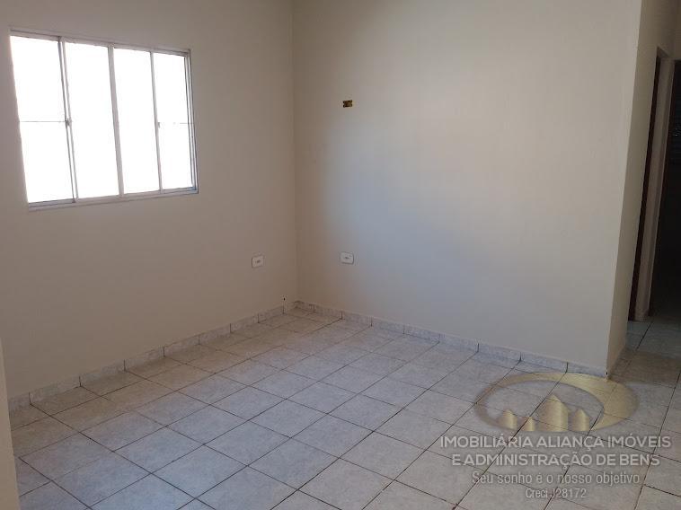 Casa para alugar com 2 quartos, 60m² - Foto 13