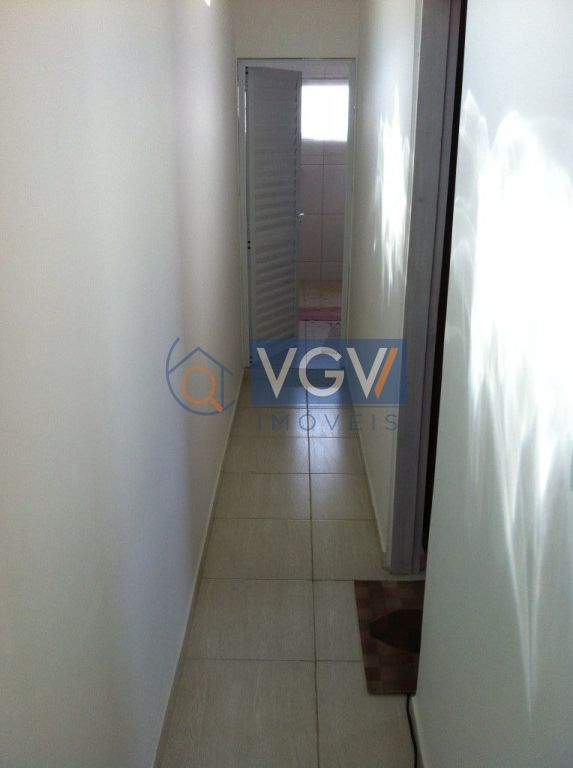 Casa à venda com 5 quartos, 200m² - Foto 7