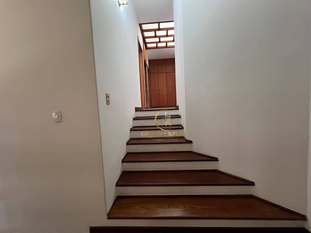 Casa de Condomínio à venda e aluguel com 3 quartos, 300m² - Foto 12