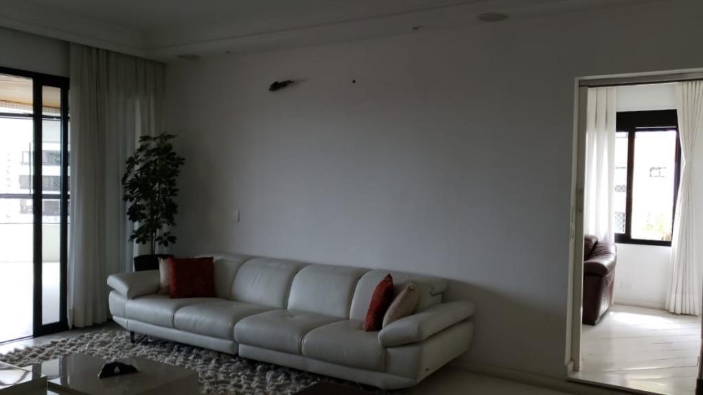 Apartamento à venda com 3 quartos, 240m² - Foto 3