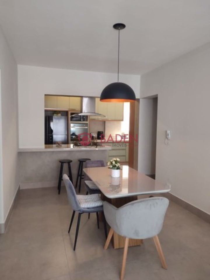 Apartamento à venda com 2 quartos, 80m² - Foto 2