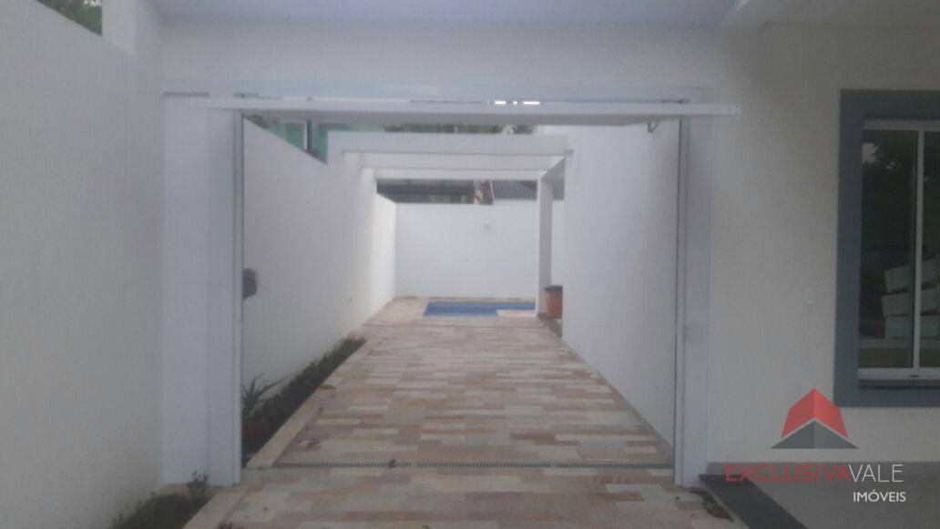 Casa de Condomínio à venda com 3 quartos, 400m² - Foto 2