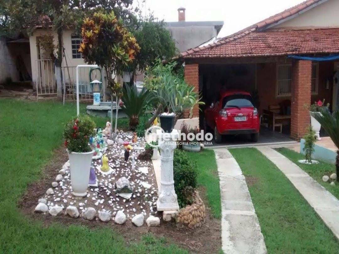 Chácara à venda com 2 quartos, 212m² - Foto 2