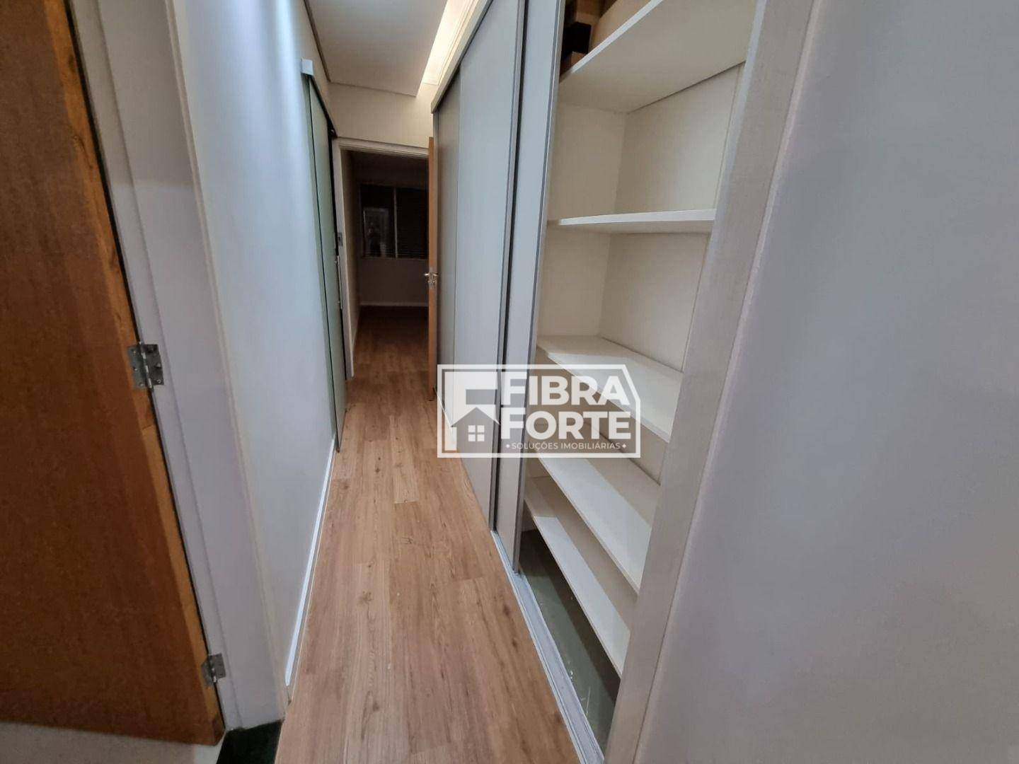 Apartamento à venda com 3 quartos, 200m² - Foto 19