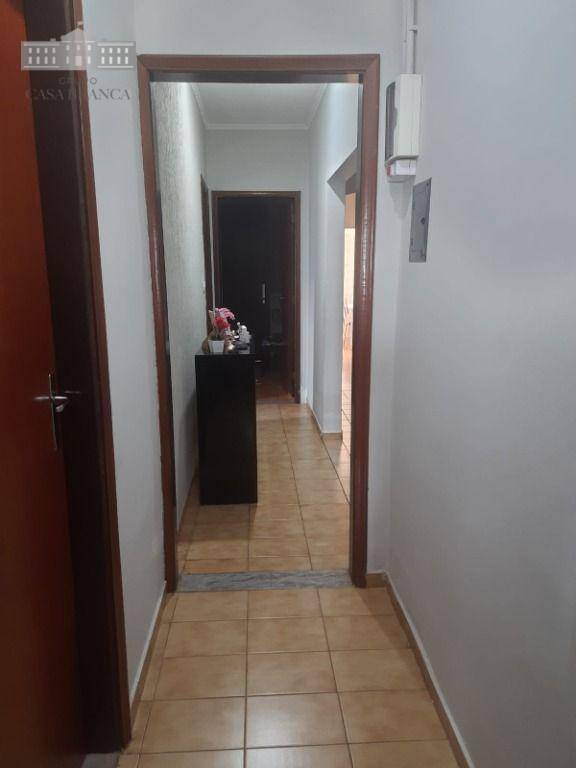 Casa à venda com 3 quartos, 211m² - Foto 10