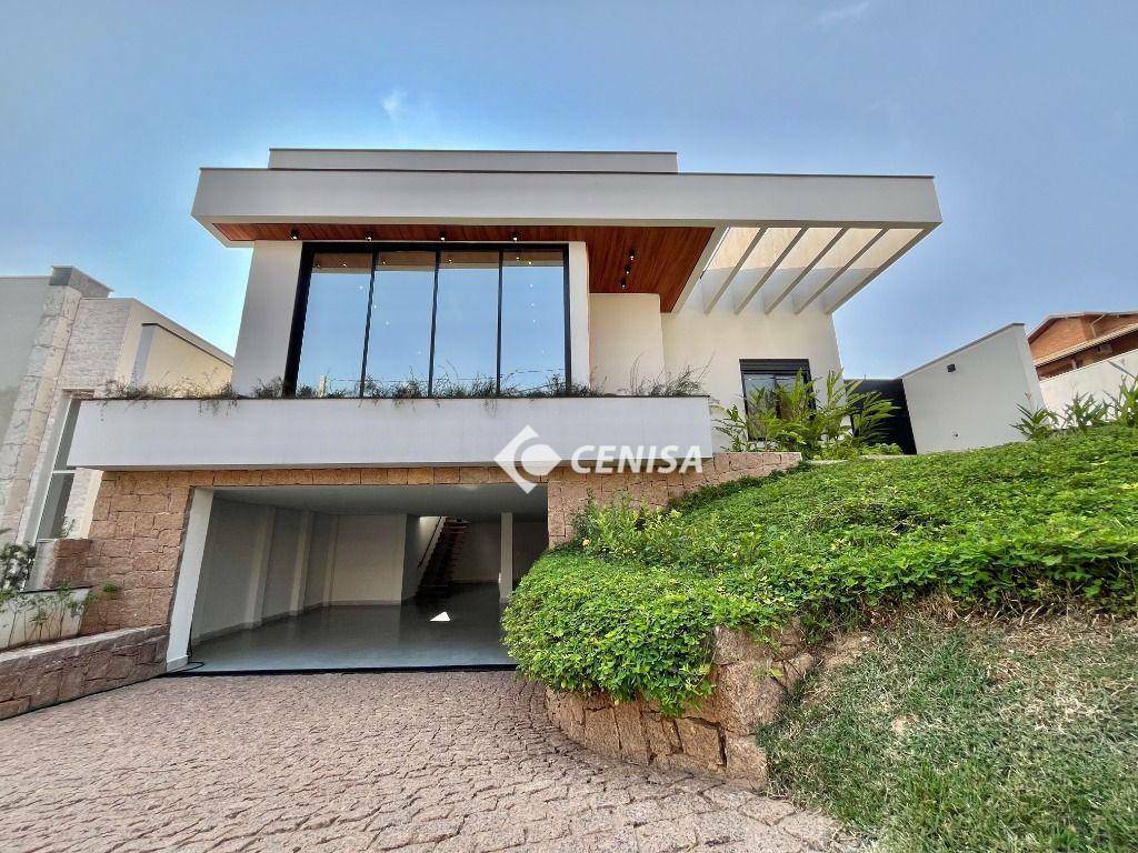 Casa de Condomínio à venda com 4 quartos, 330m² - Foto 1