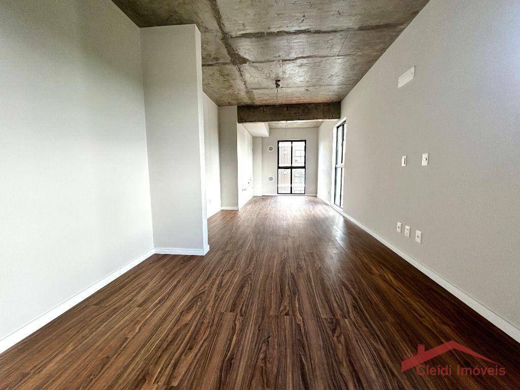 Apartamento à venda com 1 quarto, 38m² - Foto 7