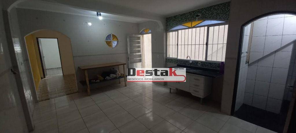 Sobrado à venda com 4 quartos, 180m² - Foto 4