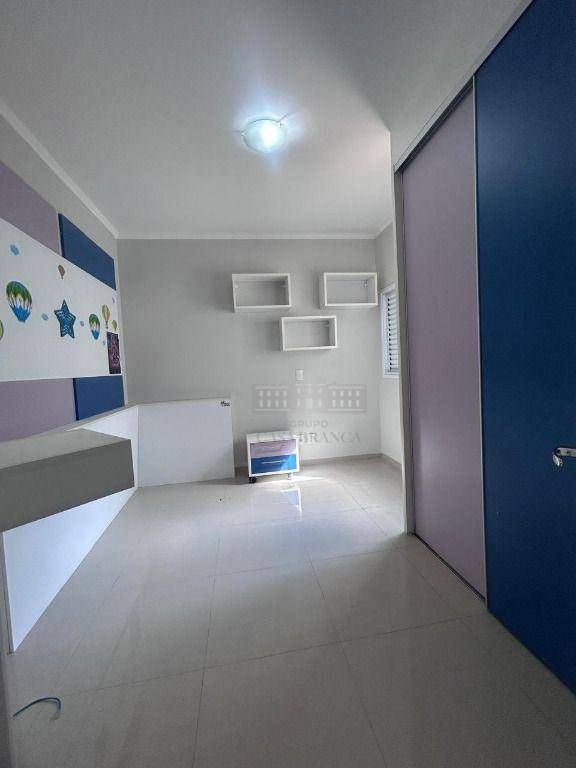Casa à venda com 3 quartos, 228m² - Foto 7