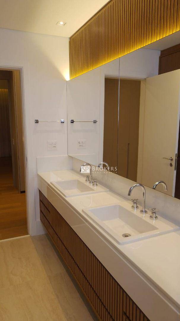 Apartamento à venda com 3 quartos, 256m² - Foto 43