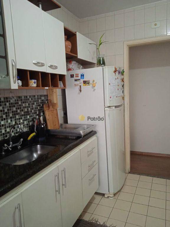 Apartamento à venda com 3 quartos, 97m² - Foto 3