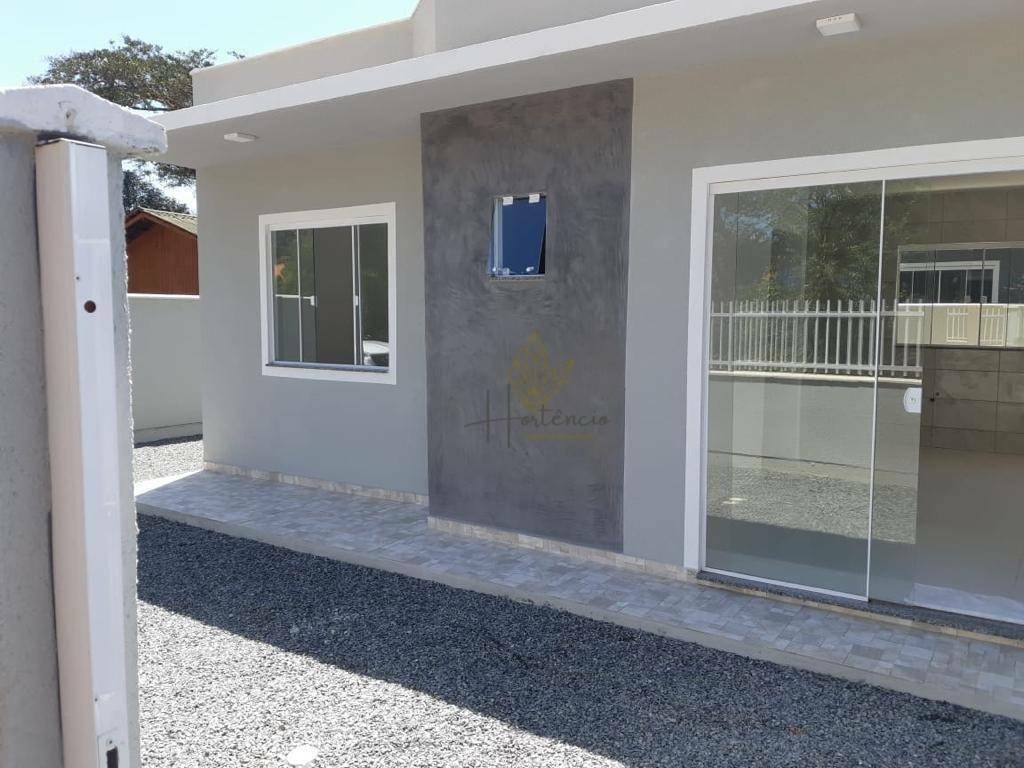 Casa à venda com 2 quartos, 45m² - Foto 1