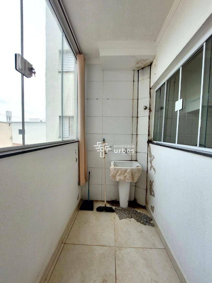 Apartamento para alugar com 2 quartos, 93m² - Foto 6