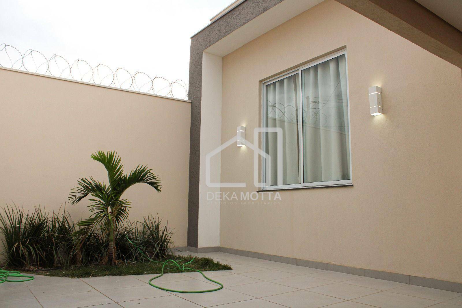 Casa à venda com 3 quartos, 200m² - Foto 1