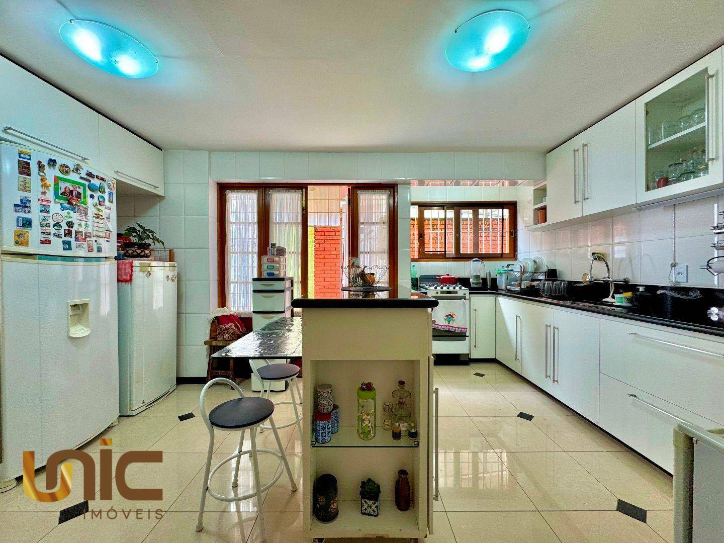 Casa à venda com 4 quartos, 220m² - Foto 19