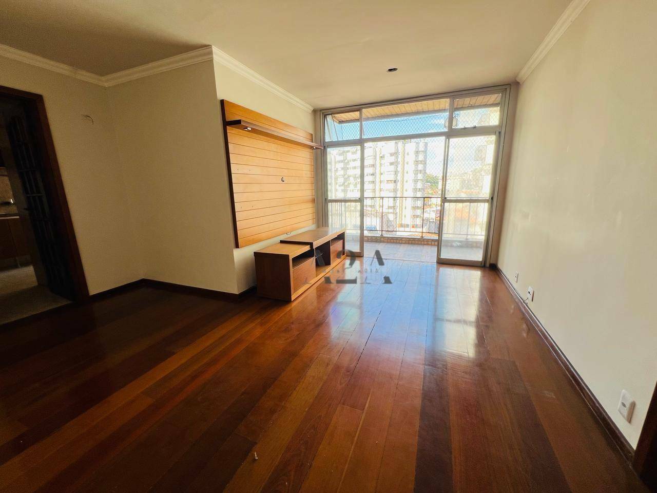 Apartamento à venda com 2 quartos, 93m² - Foto 1